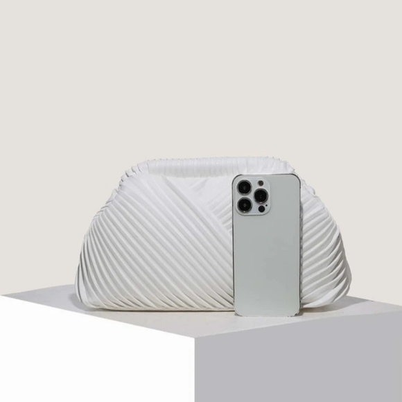 Minimalist Ruched Bag (Clutch) - Picture 2 of 6